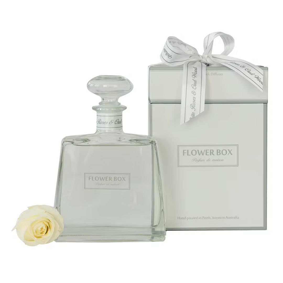 White Roses & Oud Wood - Hallmark Diffuser (700ml)