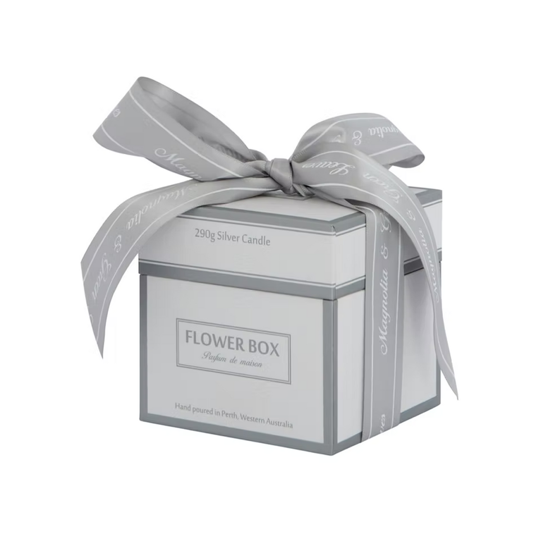Magnolia & Green Leaves - Standard Candle (300g)